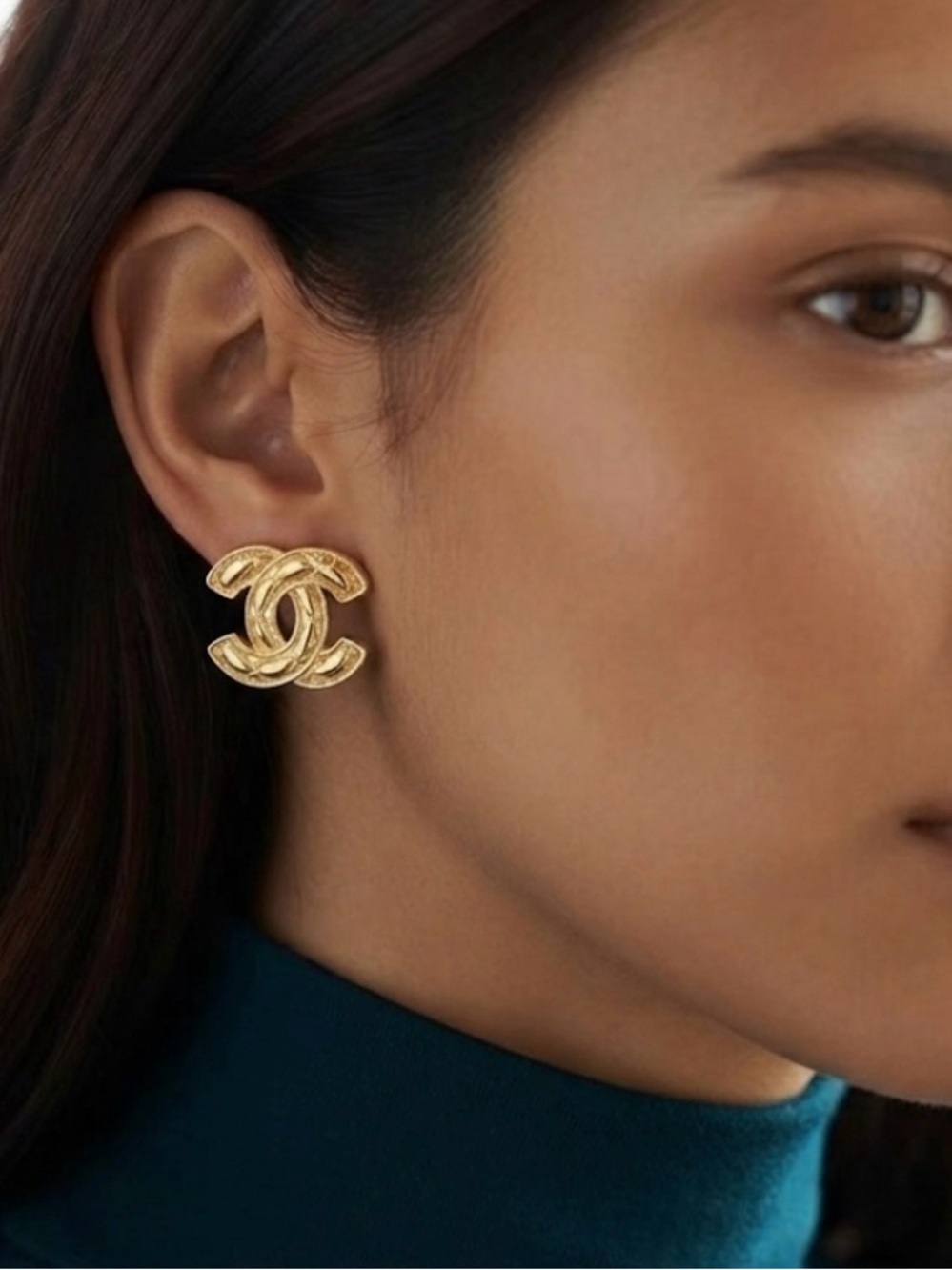 CHANEL Quilted Stud Earrings